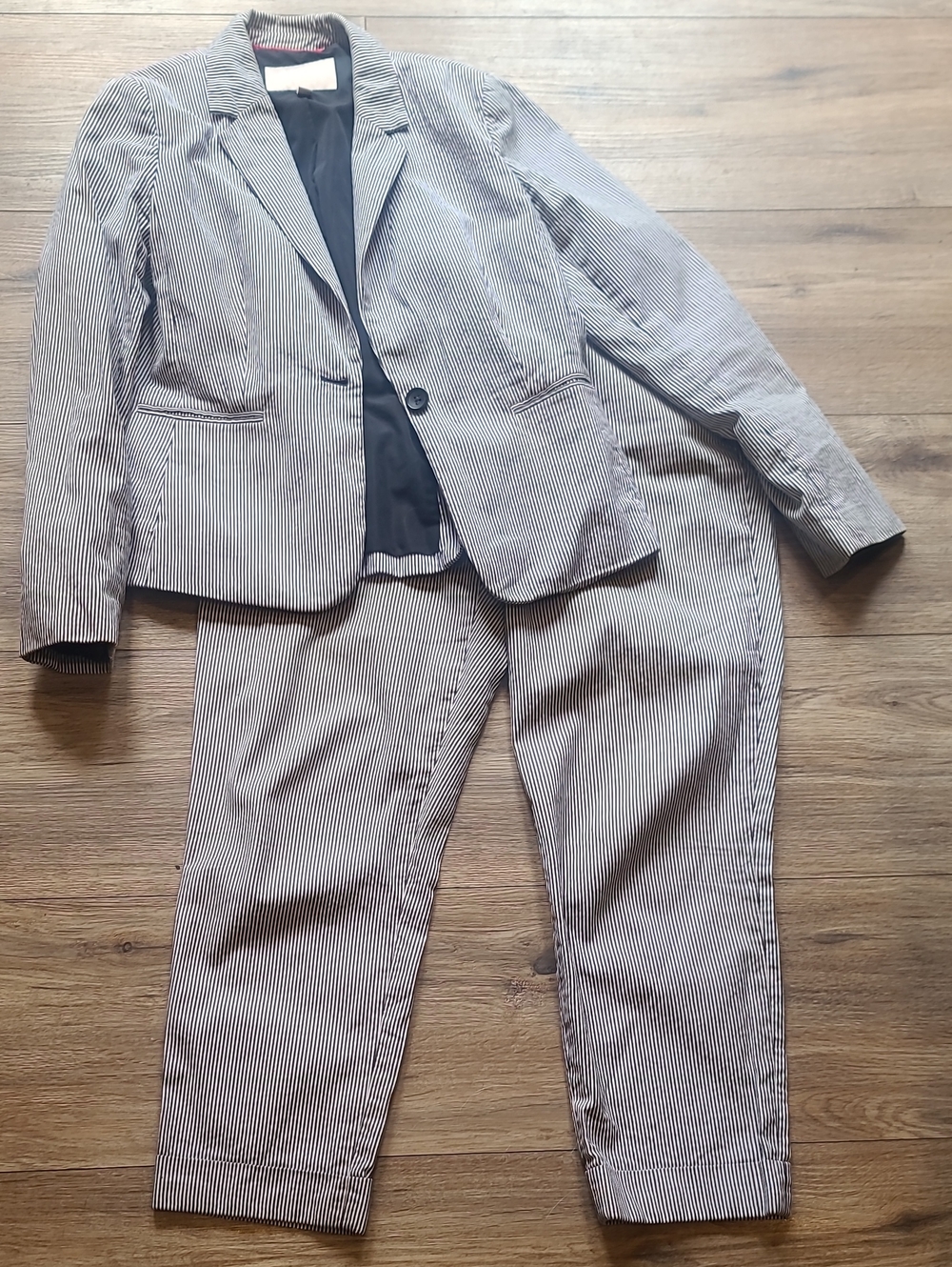 Banana Republic Black and White Pinstripe Suit - Two-Piece Sz 10 -12